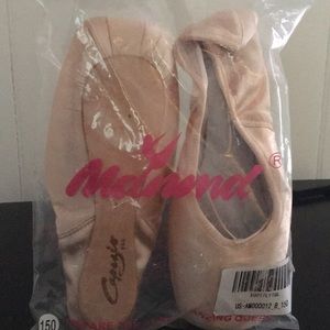 Ballet shoes